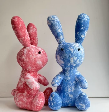 Yunnan Dali Bai Ethnic Handmade Tie-Dye Rabbit Ornament: Indigo Plant Dyed Large Rabbit Figurine & Souvenir