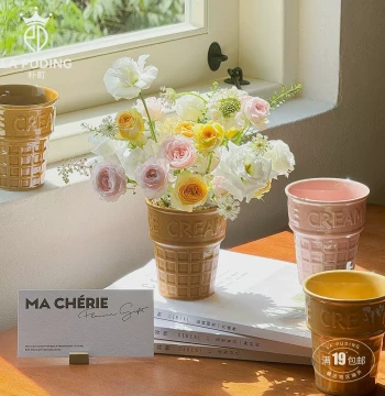 Ceramic Ice Cream Cup Vase – Handmade Floral Arrangement Décor for Fresh Flowers