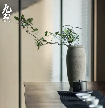 Jiutu Handmade Coarse Pottery Vase Japanese Flower Vessel Small Ceramic Zen Floor Ornament Retro Dried Flower Holder Wabi-Sabi Style