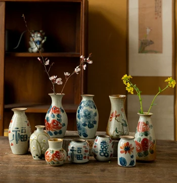 Jingdezhen Hand-Painted Ceramic Small Vase, Creative Coarse Pottery Flower Vessel for Living Room Display and Desktop Hydroponics