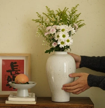Taomeiji Ceramic Vase, Premium Wabi-Sabi Style for Fresh Flower Arrangement and Hydroponics, Handmade Rough Pottery Vintage Flower Holder Ornament