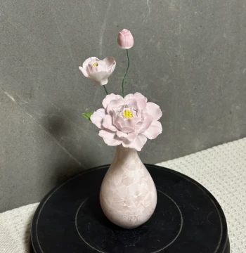 Jingdezhen Ceramic Flower Ornament, Handmade Creative Porcelain Flower Small Decor, Simulated Flower Display, Mini Vase Souvenir