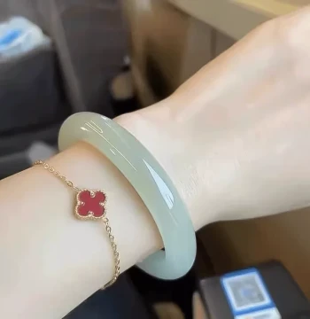 Best-Selling Natural Jade Xinjiang Hetian Ding-Dang Bangle, Fine Round Strip Green-White Jade Bracelet for Girls, Authentic Jade Bangle