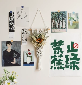 Instagram-Style Dried Flower Card Tapestry - Artistic Handwoven Wall Decor, 3D Hanging Ornament for Dorm Background Walls
