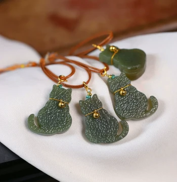 Natural Hetian Green Jade Carved Little Cat Pendant, Women's Original Jade Sweater Chain Hanging Ornament Gift