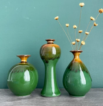 Jingdezhen Handmade Creative Ceramic Mini Vase Decorative Ornament Desktop Curio Shelf Display Hydroponic Flower Vessel