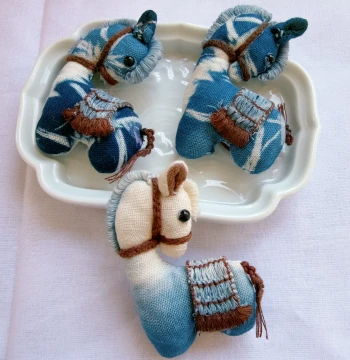 Yiche Original Design Tie-Dye Doll, Handmade Plant-Dyed Intangible Cultural Heritage Blue Dye Fabric Horse Ornament, DIY Brooch