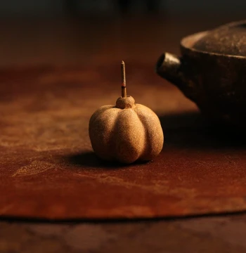 Hand-Sculpted Creative Little Pumpkin Ceramic Incense Holder, Wabi-Sabi Style Agarwood Seat, Home Indoor Ornament, Chinese Style Portable