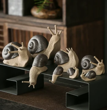 Yuxuan Creative Little Snail Tea Pet Ornament, Handmade Ceramic Cultivable Tea Table Decoration, Zen Teaware Pot Accessory