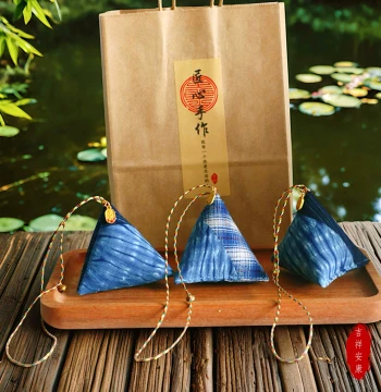 Tie-Dye Fabric Mugwort Sachet Tie-Dye Spliced Coarse Cloth Sachet Mosquito Repellent Blessing Souvenir Dali Handmade Gift