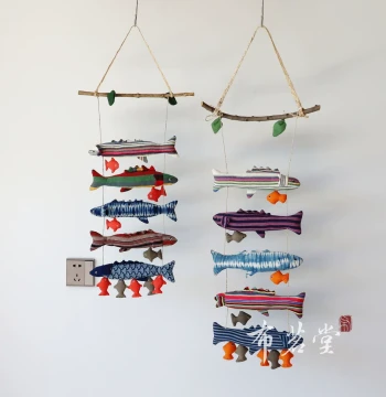 Bumingtang 'Abundance Year After Year' Wall Hanging, Fabric Cutlass Fish String, Handmade Cloth Fish Wall Decor, Rustic Wood Style
