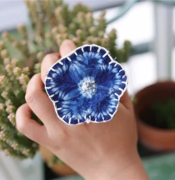 Niche Fabric Handmade Blue Tie-Dye Large Face Ring, Unique Versatile Eye-Catching Band for Scar Coverage 02