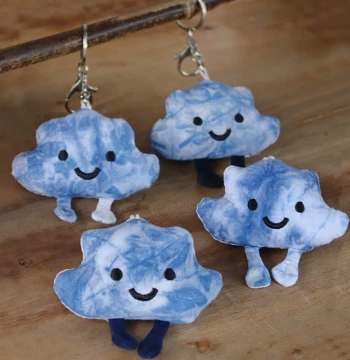 Yunnan Dali Hand-Tie-Dye Blue Sky and White Clouds Handmade Cloud Keychain Doll, Fabric Bag Pendant, Souvenir Gift