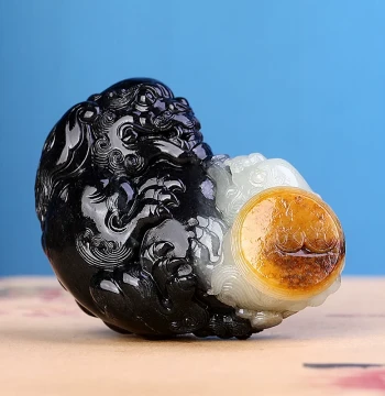 One-of-a-Kind Master Craft Xinjiang Hetian Jade Blue-and-White Mother-and-Cub Beast Hand Piece - Deep Parental Love Plaything, Auspicious Beast Blessing