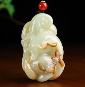 Natural Hetian Jade Seed Material Exquisitely Carved Nine-Tailed Fox Hand Piece, Xinjiang Jade Ornament, Pendant, and Plaything