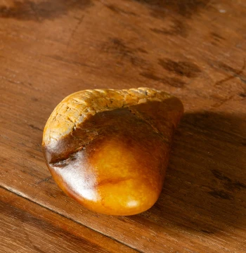 Hetian Jade Seed Material Raw Stone Collector's Item Xinjiang Natural Hetian Jade Raw Stone Hand Piece Ornament 284g