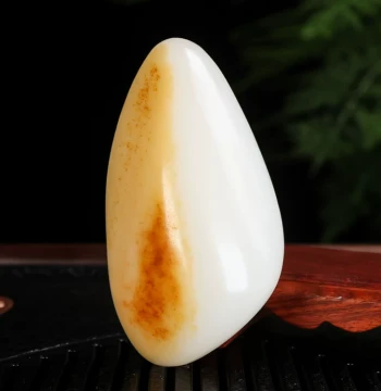 Natural Hetian Jade Seed Material Raw Stone Hand Piece Xinjiang Jade Ware Mutton Fat Jade Red Skin Raw Stone Play Piece Small Ornament