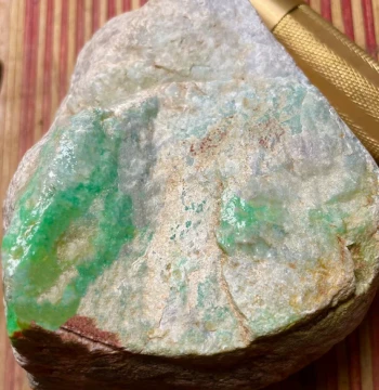 Burmese Jadeite Rough Stone, Colored Material, Raw Material with Window, Ice Type Yang Green, Violet, White Ice Bracelet, Plaque, Hand Piece