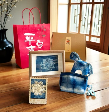 Indigo-Dye Picture Frame Plant-Dye Paste-Resist Dyed Textile Decorative Frame Artistic Indigo Decoration Year of the Horse New Year Tie-Dye Gift Box