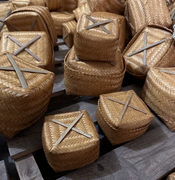 Woven Bamboo Round Lunch Box: Dai-Style Rice Container, Tea Leaf Box, Eco-Friendly Storage Gift Packaging, Handicraft Box