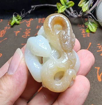 Hetian Sugar White Jade Snake Zodiac Mini Hand Piece - Su-Style Premium Oily Finish High-End Unisex Chinese Style Wealth Charm