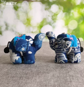 Tie-Dye Fabric Elephant Keychain, Dali Ethnic Style Blue Dyed Cloth, Handmade Bag Charm, Yunnan Creative Small Gift