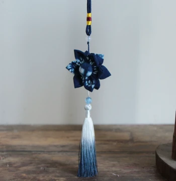 Wholesale Yunnan Ethnic Style Lijiang Dali Handmade Blue-Dye Plant Tie-Dye Sunflower Fabric Small Flower Car Hanging Bag Hanging