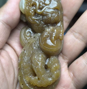 Hetian Jade Twelve Zodiac Dragon Hand Piece, Dragon Roams the World, Red Sugar White Flesh