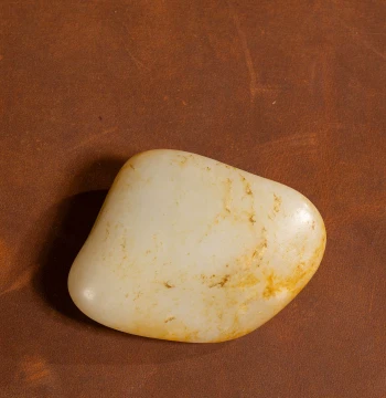 Hetian Jade Seed Material Raw Stone Jade Collection Authentic Xinjiang Natural Hetian Jade Raw Stone Hand Piece Ornament 143g