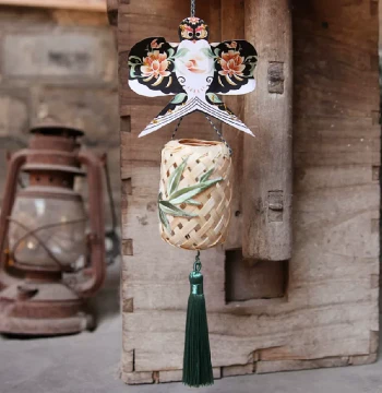 Intangible Cultural Heritage Kite Lantern: Retro Traditional Bamboo Weaving Glowing Flower Lamp with Tassels