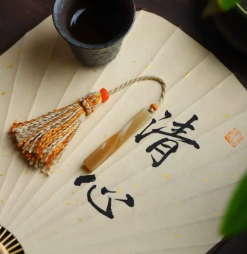 Natural Hetian Jade Factory Store Xinjiang Qiemo Old Material Full Sugar Color Jade Seal Hand Piece Custom Engraving Available