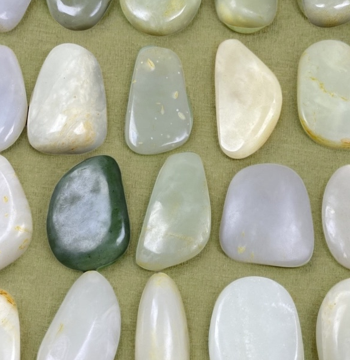 Xinjiang Hetian White Jade and Green-White Jade Hand Piece, Raw Stone, Qinghai Mountain Material, Shaped and Authentic, Supports Nationwide Re-inspection with Free Shipping