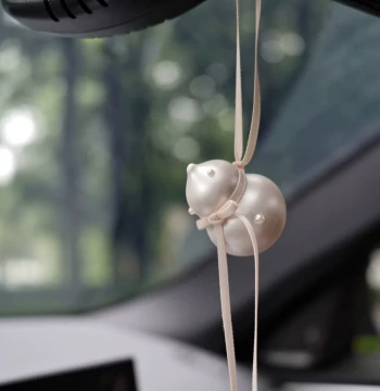 Original Handmade Pearlescent Gourd Girly Car Aromatherapy Pendant - Rearview Mirror Ornament and Air Freshener Sheet for Interior Car Decoration