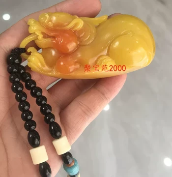 Shoushan Stone Pixiu Hand Piece, Wealth-Attracting Pi Xiu Plaything, Jade Auspicious Beast Small Ornament, Imitation Yellow Dragon Jade Divine Beast Hand Piece