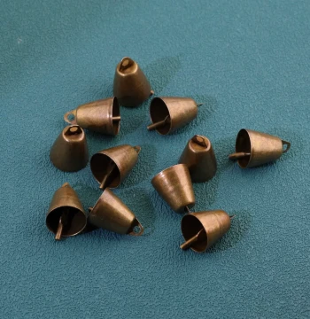 Antique Bronze Retro Open-End Thickened Bell Iron Pendant: DIY Handmade Clock Bell Metal Decorative Accessories