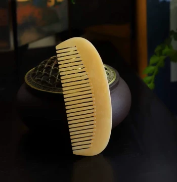 Natural Xinjiang Hetian Jade Factory Store Craftsmanship Russian Material Old Material Full Sugar Color Jade Comb Hand Piece with Certificate