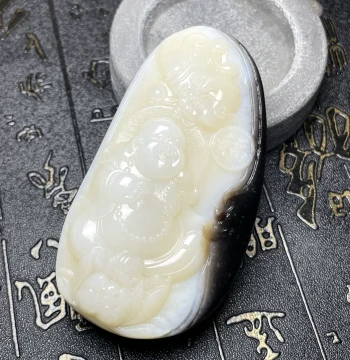 Xinjiang Hetian Jade Buddha Hand Piece Black Skin White Flesh Gold-Wrapped Jade Pendant with Sugar Three-Color Pure Hand Carving