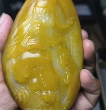 Seed Material Yellow Skin White Flesh Martial God of Wealth Hand-Held Piece - Guan Gong Carving