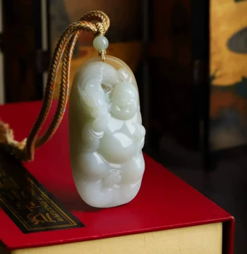 Natural Xinjiang Hetian Jade Factory Store: Russian Material Aged Jade with Clever Sugar Color Maitreya Buddha and Divine Dragon Protector Handheld Piece