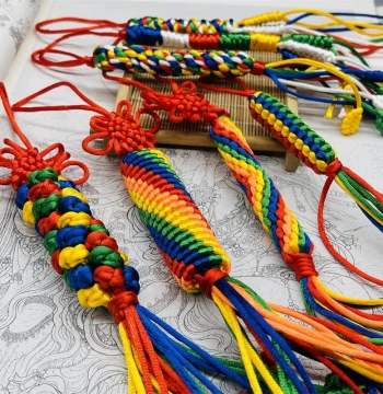 Vajra Knot Car Hanging Ornament - Tibetan Five-Color Handwoven Auspicious Peace Knot for Bags and Cars