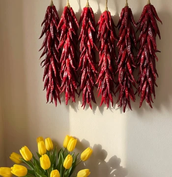 Guizhou Real Dried Chili Pepper String Handwoven Hanging Ornament Agritainment Hot Pot Restaurant Kitchen Chili String Decor Prop