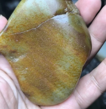Seed Material Raw Stone Hand Piece with Jujube Red Skin