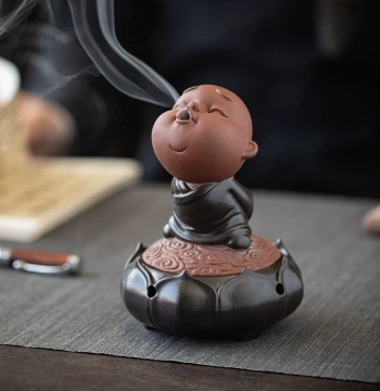 Zen Style Ceramic Cute Little Monk Lotus Coil Incense Burner, Home Indoor Tea Room Fun Little Novice Aromatherapy Burner Decoration