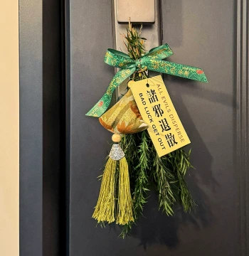 Dragon Boat Festival Mugwort Bouquet Door Hanging Decoration DIY Handmade Wreath with Bamboo Weaving Materials, Door Handle Charms, and Sachet Pendants