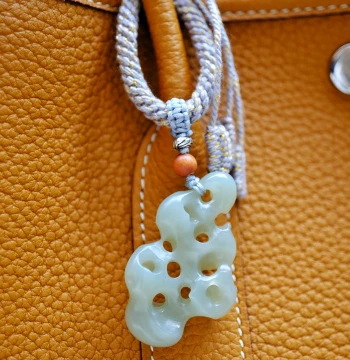 [One Item, One Photo] Xinjiang Qiemo Material Hetian Jade Taihu Stone Hanging Ornament/Handheld Piece/Hand-Rolled ~ Su-Style Aesthetics