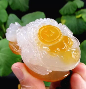 Natural Chalcedony Money Toad Hand Piece, Jade Men's Cultural Plaything Portable Raw Stone Ornament with Fine Carving