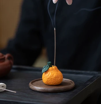 Creative Ceramic Ugly Orange Stick Incense Burner, 'Great Luck and Great Profit' Home Indoor Incense Holder, Zen Tea Room Aromatherapy Burner