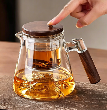 YIHUTEA Glass Gongfu Tea Cup with One-Touch Filter, Heat-Resistant Home Brewing Pot for Tea-Water Separation