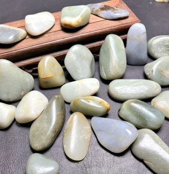 Xinjiang Hetian Jade Seed Material Raw Stone Hand Piece Raw Seed Material Natural Jade Jade Pendant Genuine Leather