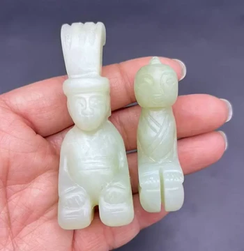 Xiuyan Jade Kneeling Figure Pendant, 'Meet a Benefactor' Charm, Antique-Style Jade Pendant for Men and Women, Hand-Held Piece, Jade Necklace Drop, Jade Ornament